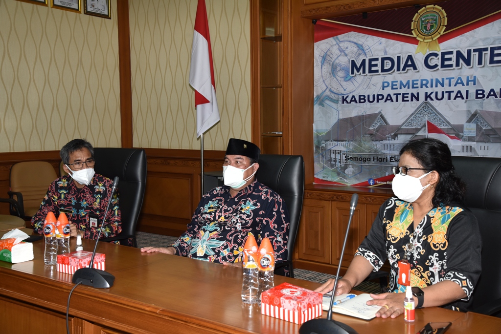 Kubar Raih Penghargaan Kategori Pratama, Penghargaan KLA dari Kementerian Pemberdayaan Perempuan dan Perlindungan Anak.